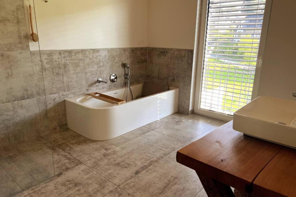 Forest Retreat- Serene 160M2 With Forest Views Wermelskirchen Exteriör bild