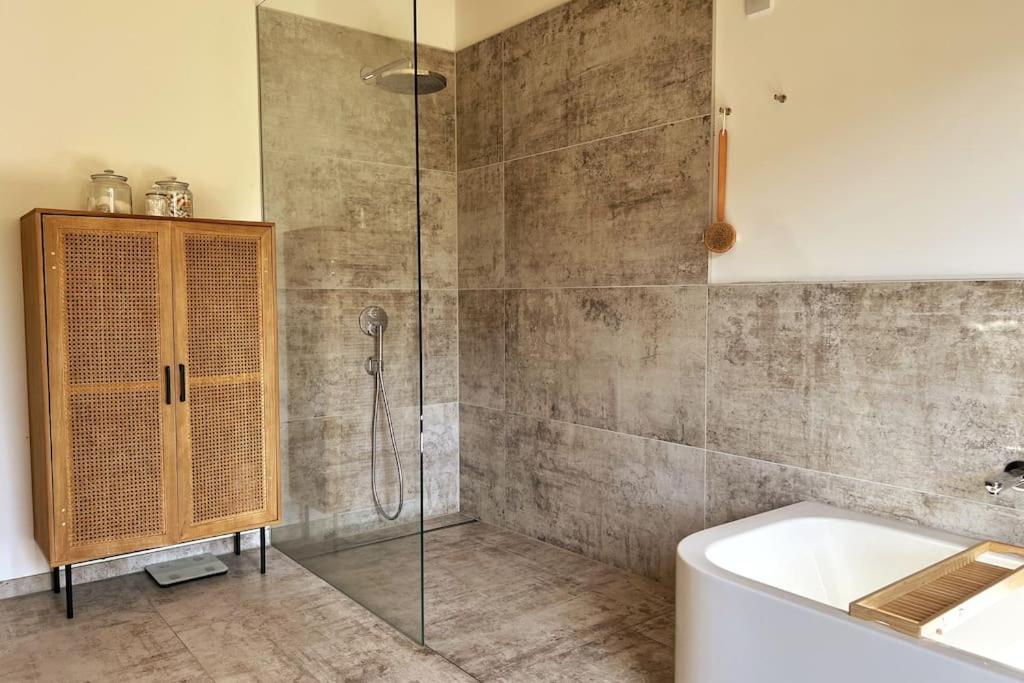 Forest Retreat- Serene 160M2 With Forest Views Wermelskirchen Exteriör bild